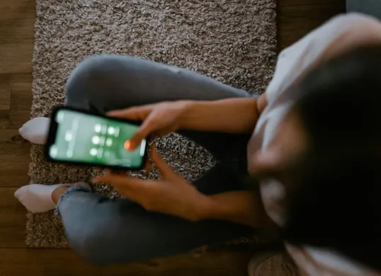 Simak cara hilangkan iklan yang muncul tiba-tiba di Hp Anda.(Sumber: Pexels/Mart Production)