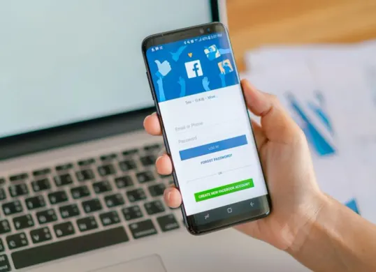 Ikuti cara ampuh menghapus akun Facebook secara permanen. (Sumber: Freepik/Januari208)