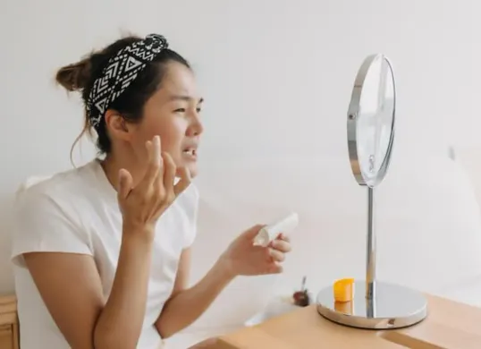 Beberapa ciri skincare yang tidak cocok di kulit (Sumber: Freepik)