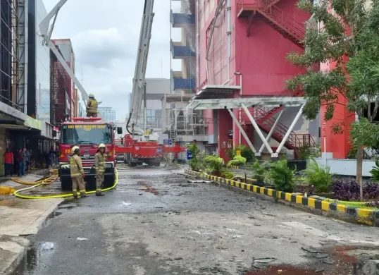 Suasana di sekitar gedung Glodok Plaza, Tamansari, Jakarta Barat, Kamis 16 Januari 2025. (Sumber: Poskota/Pandi Ramedhan)