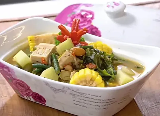 Resep sayur asem ala Rudy Choirudin (Sumber: Tangkap Layar YouTube/Galeri Rasa Channel)