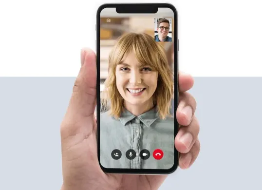 Cara mengatur kamera video call WhatsApp agar tidak mirror. (Sumber: Pinterest)