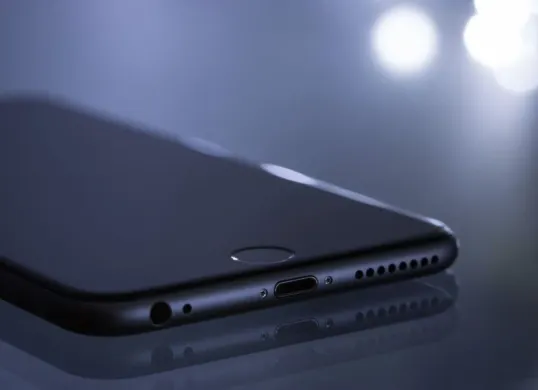Ilustrasi iPhone. (Sumber: Negative Space)