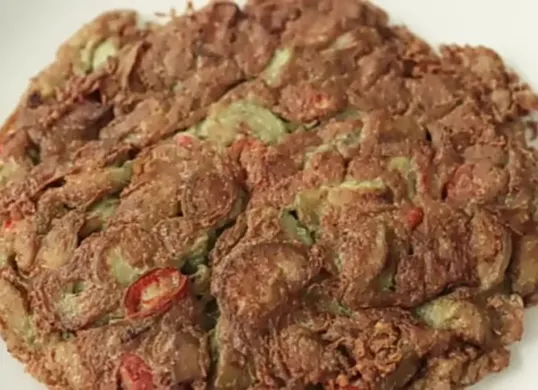 Resep telur dadar terong (Sumber: Tangkap Layar YouTube/Devina Hermawan)