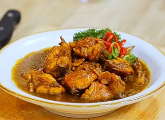 Resep ayam masak kecap simple (Sumber: Tangkap Layar YouTube/Indonesian Simple)