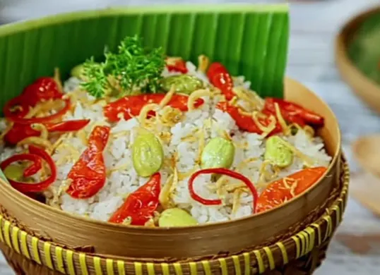 Resep nasi liwet rice cooker (Sumber: Tangkap Layar YouTube/Indonesian Simple)