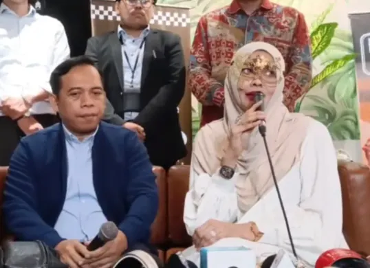 Doktif mengungkapkan ancaman yang dilontarkan oleh suami Shella Saukia. (Sumber: Tangkap Layar YouTube/Jurnal Brother)