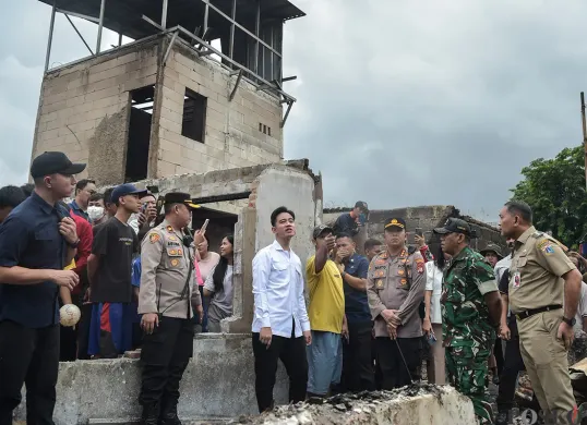 Wapres Tinjau Posko Warga Terdampak Kebakaran di Kemayoran