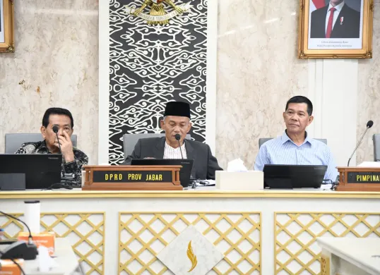 Anggota Badan Kehormatan (BK) DPRD Provinsi Jawa Barat Aten Munajat di ruang Badan Musyawarah (Banmus) DPRD Jawa Barat. Kamis, 23 Januari 2024. (Sumber: Dok. Humas DPRD Jabar)