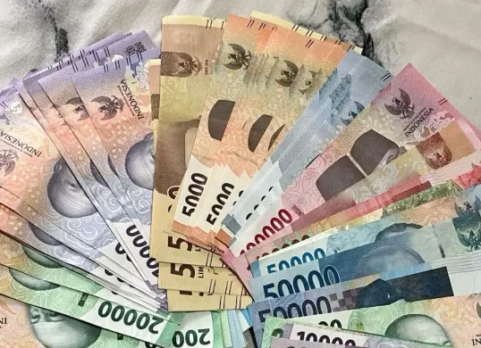 Cek penerima bansos yatim piatu pakai KK di situs cek bansos. (Sumber: Pinterest)