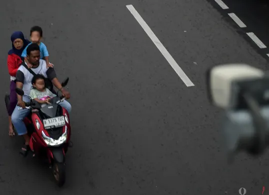Cara cek status pelanggaran tilang elektronik (ETLE) melalui laman resmi milik Polda Metro Jaya. (Sumber: Poskota/Bilal Nugraha Ginanjar)
