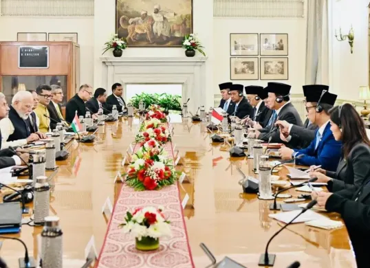 Presiden Republik Indonesia, Prabowo Subianto, melakukan pertemuan bilateral dengan Perdana Menteri India, Narendra Modi, di Hyderabad House, New Delhi, pada pada Sabtu, 25 Januari 2025. (Sumber: Foto: Dok BPMI Setpres/Laily Rachev)