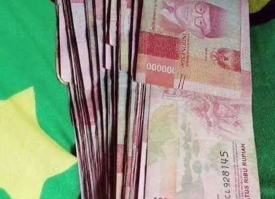 Pastikan Anda mengecek saldo bantuan KLJ secara berkala di tahun 2025 (Sumber: Pinterest/Uji)