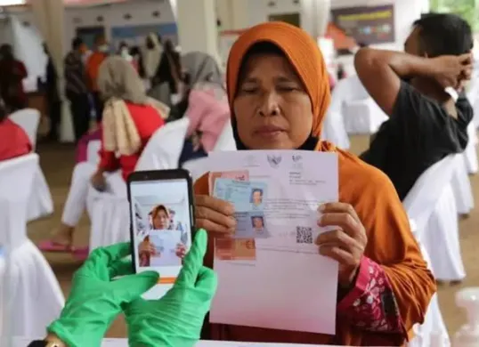 Pemegang NIK KTP valid di DTKS akan terima dana bansos PKH tahap 1 tahun 2025. (Sumber: Istimewa)