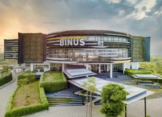 BINUS University, universitas swasta yang berhasil masuk 5 besar bidang ilmu komputer di Indonesia (Sumber: Pinterest)