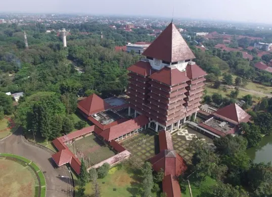 Gedung Universitas Indonesia (UI) (Sumber: feb.ui.ac.id)