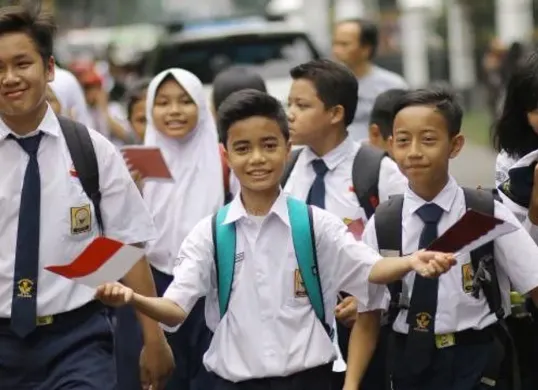  Bantuan dana PIP 2025 dari pemerintah berhak diterima seluruh siswa yang tidak mampu.(Sumber: Pinterest/Masdar Budi Santoso)