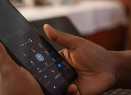 HP Android Anda Sering Tiba-Tiba Mati, Begini Cara Mengatasinya! (Sumber: Pinterest/makeuseof.com)