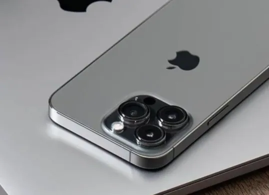 Harga iPhone 16 Pro Max jelang perilisan iPhone terbaru. (Sumber: Pinterest/Raymond)