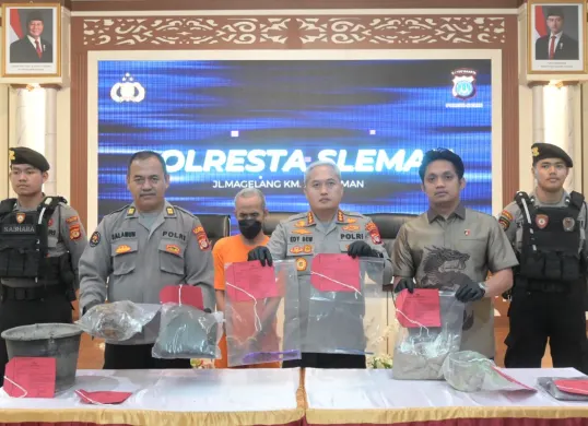 Pria membunuh ibu kandungnya sendiri di Sleman, Yogyakarta ditetapkan sebagai tersangka. (Sumber: Polresta Sleman)