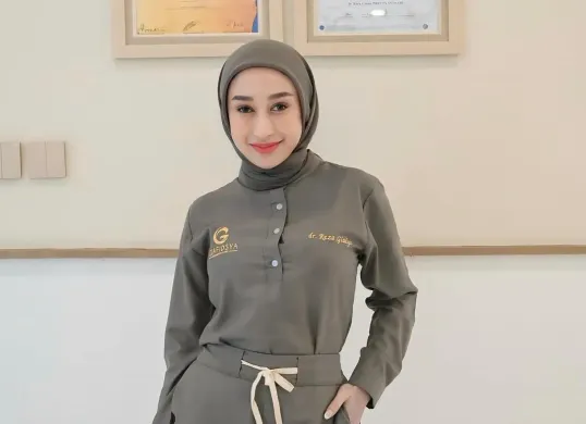 Dokter kecantikan, Reza Gladys yang tengah berseteru dengan Nikita Mirzani. (Sumber: Instagram/@rezagladys)