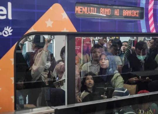 Warga Ramai Ramai Nikmati Tarif Transum 1 Rupiah di HUT Bhayangkara