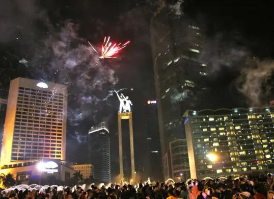 Perayaan malam pergantian tahun 2025 menuju 2026 di Jakarta akan dimeriahkan dengan pelaksanaan Car Free Night (CFN). (Sumber: Pinterest)