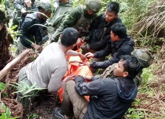 Seorang anggota KKB, Enos Tipagau, tewas diterjang peluru saat bentrok dengan Satgas Ops Damai Cartenz, di Kampung Baitapa, Distrik Sugapa, Kabupaten Intan Jaya, pada Sabtu, 5 Juli 2025. (Sumber: Dok Humas Polri)