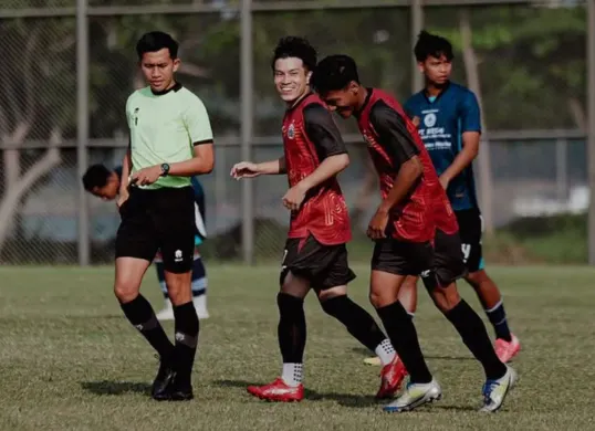 Persija Jakarta melakukan agenda pra musim melawan Persiku Kudus. (Sumber: Instagram/@persija)