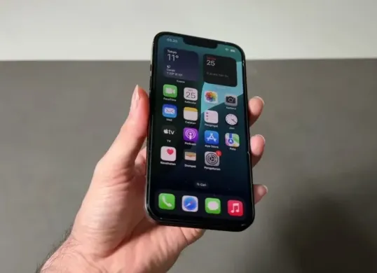 Rekomendasi iPhone budget Rp10 jutaan paling worth it di tahun 2025. (Sumber: tangkapan layar)