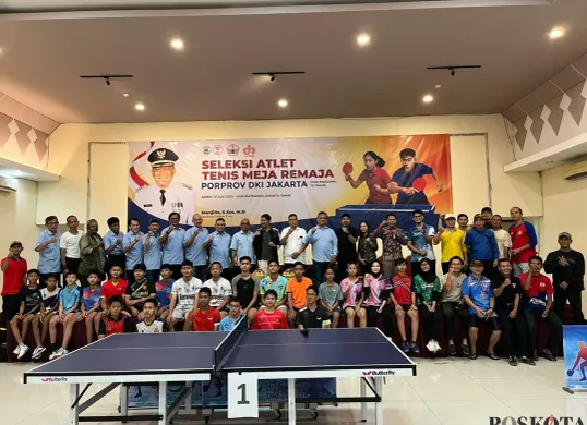 Ketua KONI Jakarta Timur Andree Fazara beserta Anggota DPRD DKI Jakarta Dwi Rio Sambodo di GOR Matraman, Jakarta Timur, Kamis, 17 Juli 2025. (Sumber: Poskota/M. Tegar Jihad)