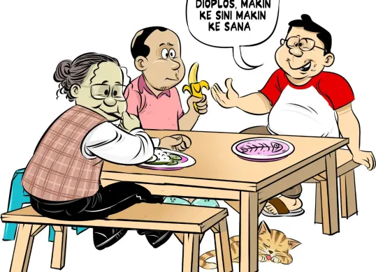 Tiga pria sedang ngobrol santai di warteg sambil menyantap makanan sederhana. Salah satu dari mereka melontarkan sindiran soal maraknya praktik oplosan: "Apa-apa dioplos, makin ke sini makin ke sana." (Sumber: Poskota/Arif Setiadi)