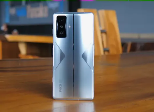 Salah satu rekomendasi HP 2 jutaan mantan flagship untuk gaming dan fotografi, Poco F4 GT (Sumber: YouTube/K2G)