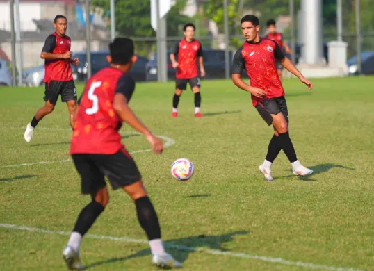 Potret pemain Persija Jakarta saat menjalani sesi latihan. (Sumber: Persija)