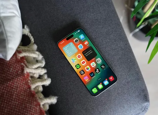 Diskon hingga 3 Juta, Berikut Spesifikasi dan Harga iPhone 15 Akhir Agustus 2025 (Sumber: Unsplash/Phúc Khang Mobile)