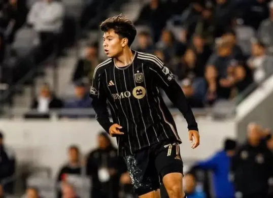 Profil Adrian Wibowo (Sumber: Instagram/@@awibowowo77)