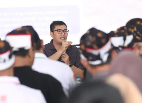Ketua DPRD Kabupaten Bogor Sastra Winara menindak lanjuti aspirasi kurangnya bangku kelas di SMAN 1 Tenjo (Sumber: Dok. DPRD Kabupaten Bogor)