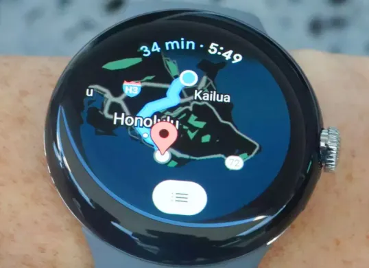 Ilustrasi smartwatch dengan fitur Google Maps. (Sumber: Android Authorithy)