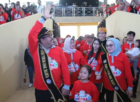 Wakil Gubernur Jakarta Rano Karno menghadiri puncak Hari Anak Nasional (HAN) 2025 di Ragunan, Jakarta Selatan, kemarin. (Sumber: Dok. Dinas PPAPP Jakarta)