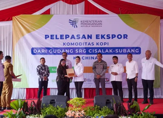 Kopi dari Subang yang diekspor ke Tiongkok milik petani yang disimpan pada gudang milik KPGLB hasil binaan pemerintah daerah dan bank bjb. (Sumber: Dok. bank bjb)