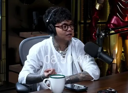 Reza Arap tampil dalam podcast Deddy Corbuzier. (Sumber: YouTube/Deddy Corbuzier)