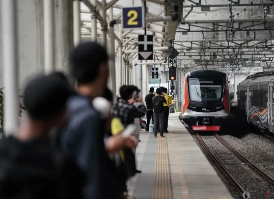 Ilustrasi, Pemkab Bogor bakal membuka rute baru KRL menuju Kecamatan Jasinga, Bogor. (Sumber: Poskota/Bilal Nugraha Ginanjar)