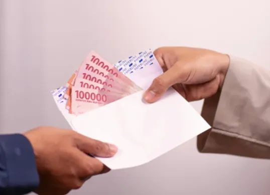 Segera cek status BSU 2025, Link resmi cek penerima bantuan Rp300 ribu untuk pekerja dan guru honorer, dicairkan via bank Himbara (Sumber: Pexel/Defrino Maasy)