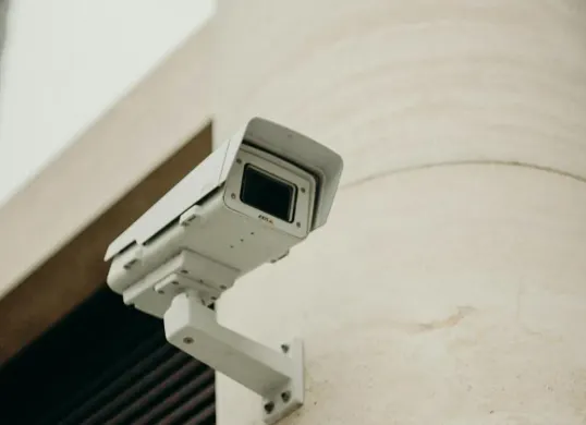 Ilustrasi - Rekaman CCTV di rumah wanita korban tewas di Serang dikabarkan  beredar luas di media sosial. (Sumber: Pexels/Cottonbro Studio)