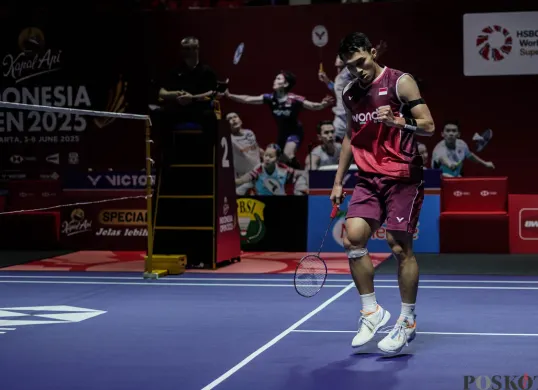 Pebulu tangkis tunggal putra Indonesia Jonatan Christie bermain di babak 32 besar Denmark Open 2026 hari kedua. (Sumber: Poskota/Bilal Nugraha Ginanjar)