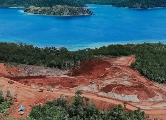 Kondisi pertambangan nikel di Pulau Gag, Raja Ampat, Papua Barat Daya. (Sumber: Instagram/@greenpeaceid)