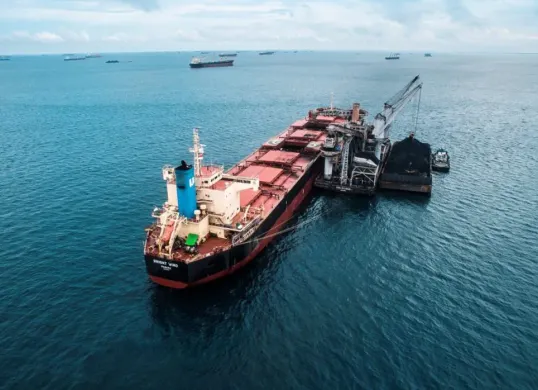 Apa kaitan PT IMC Pelita Logistik Tbk dengan viralnya kapal tongkang berkode JKW. (Sumber: Dok/PT IMC Pelita Logistik)