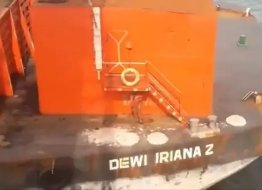 Viral dua nama kapal tongkang yakni TB JKW Mahakam dan TB Dewi Iriana. (Sumber: X/@MurtadhaOne1)