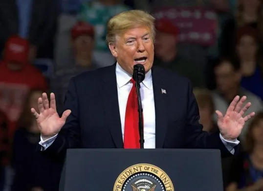 AS Resmi Larang Masuk Warga dari 12 Negara: Keputusan Trump Tuai Sorotan Dunia (Sumber: Pinterest)
