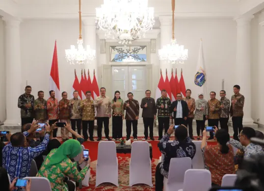 PT Bank DKI dan PT Bank Maluku Malut MoU pembentukan Kelompok Usaha Bank (KUB) di Balai Kota, Jakarta. (Sumber: Dok. Bank DKI)